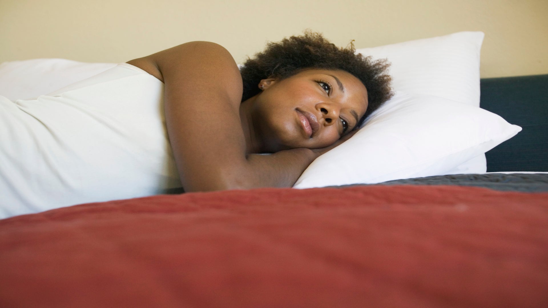 Why Do I Feel Sleepy Until the Moment I Get in Bed? Essence